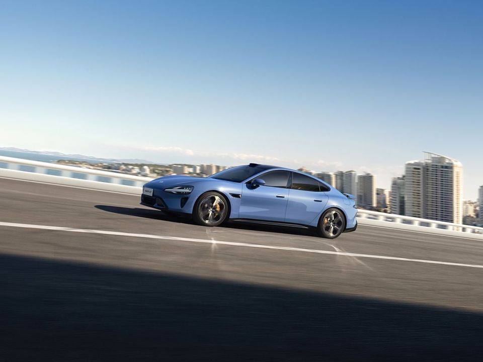 原创             全是恩怨！小米召回11万辆车，“死对头”极尽嘲讽，只不过太业余