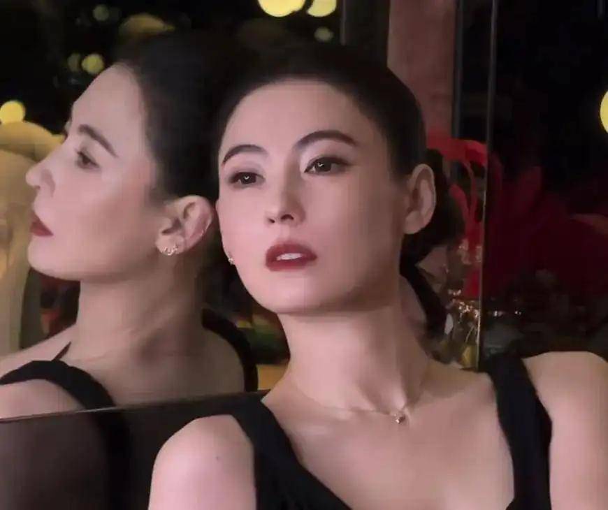 45岁张柏芝还在整牙！新牙太大近照嘴都凸了网友劝她赶紧换掉