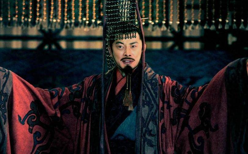 曹操挟天子以令诸侯，汉献帝为何不下令斩了曹操，夺回大权？