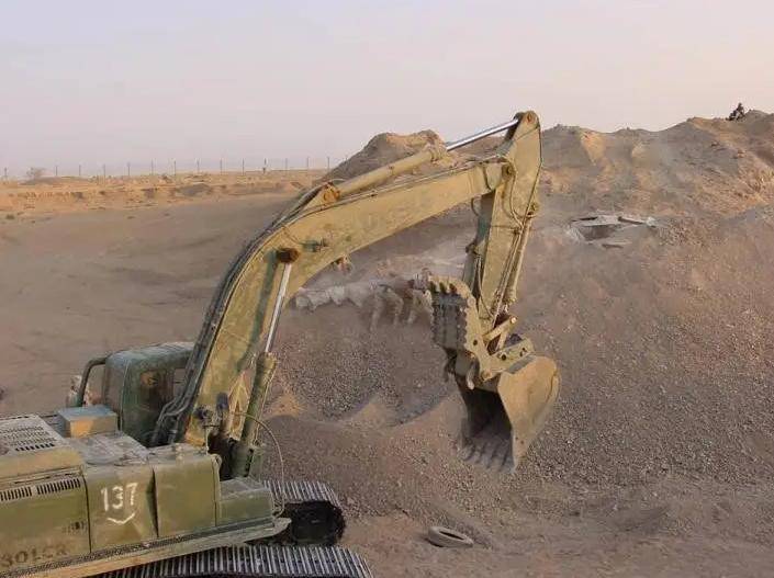 宁可被追打，萨达姆也要将800架战机埋进沙漠，为何？