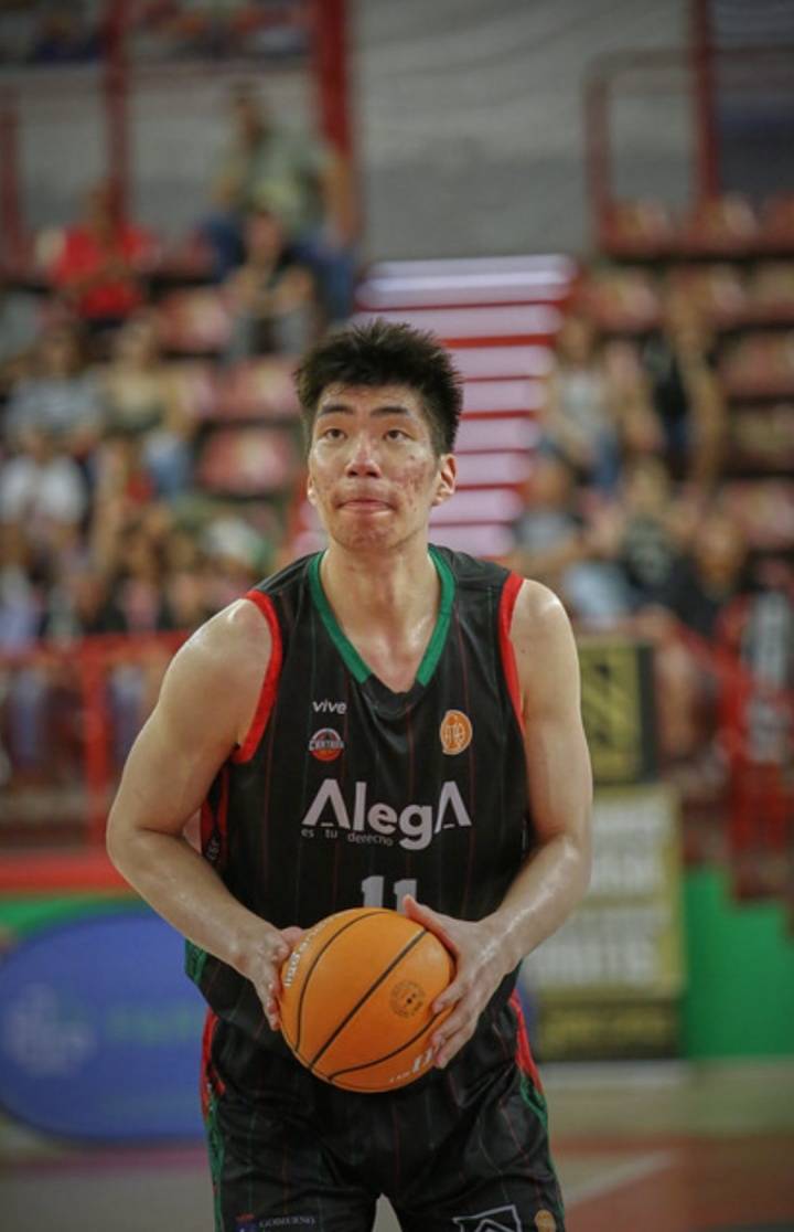 西乙常规赛首秀！余嘉豪砍9分3板罚球10中7