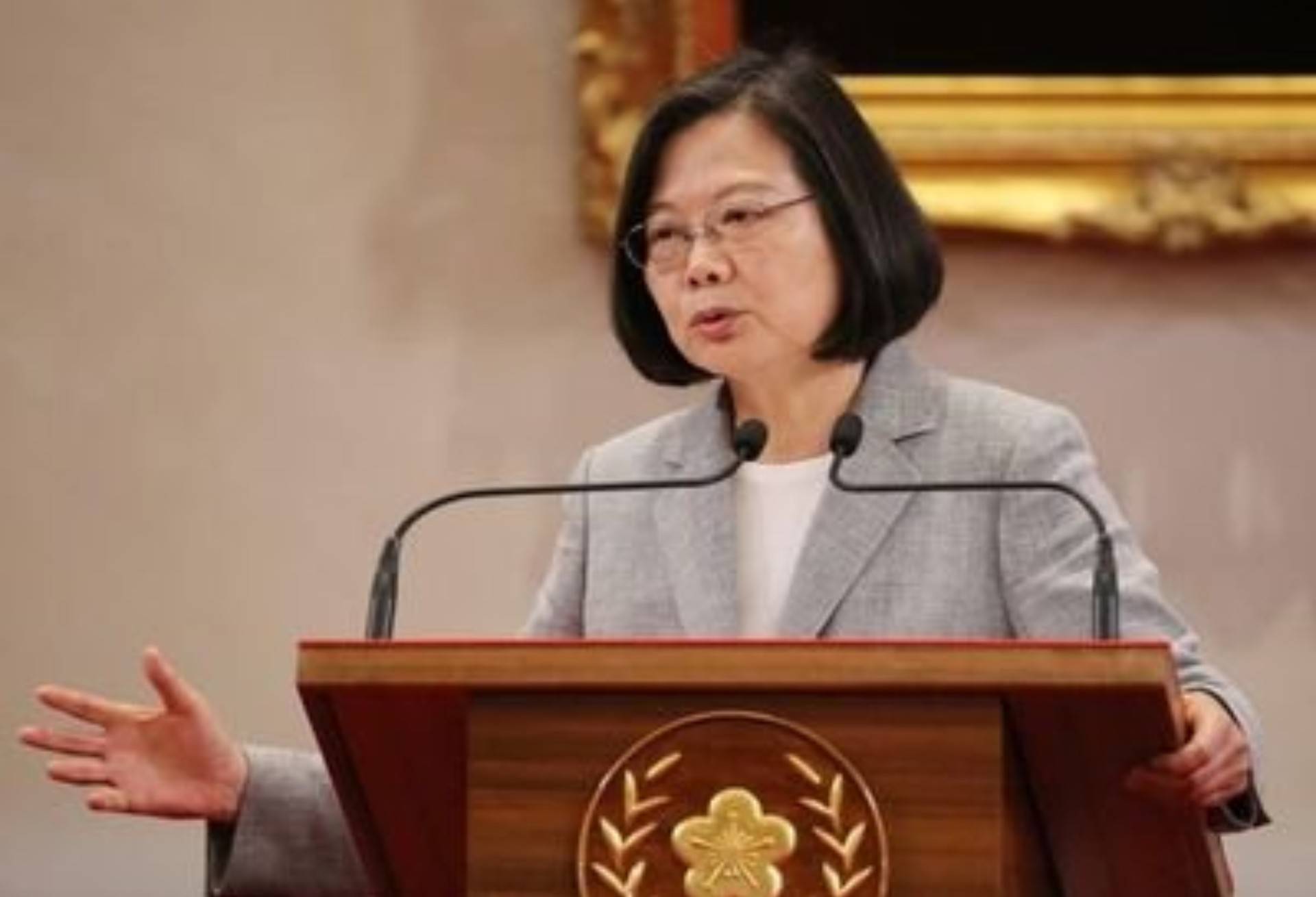 “台独”蔡英文，带大量国宝黄金意图出逃，目的地让大陆愤怒