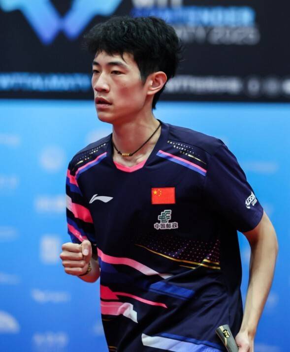 原创             延续黑马本色！小将陈俊菘3-2淘汰日本选手，跻身中国大满贯八强