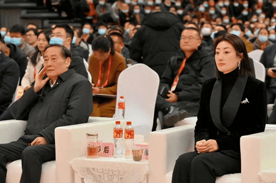 许家印家族信托被穿透，被抓两年后，终于人财两空