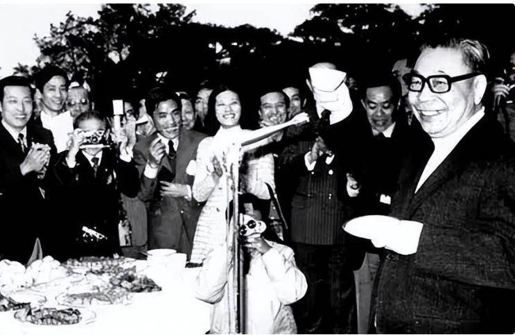 88年蒋经国病逝，银行存款公开后让很多人沉默，账户余额是多少？