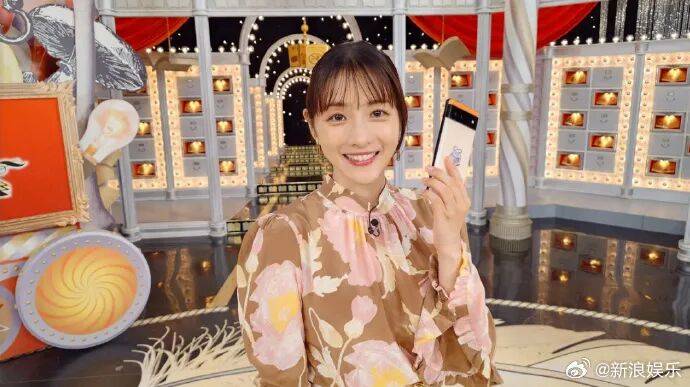 石原里美3年生2娃复出当女主播！38岁她美若惊艳少女