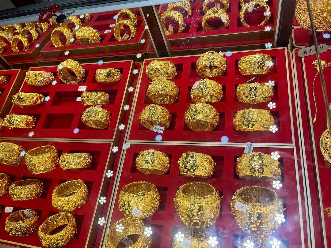 金价狂飙，囤200多克黄金8天假期“躺赚”近万元？