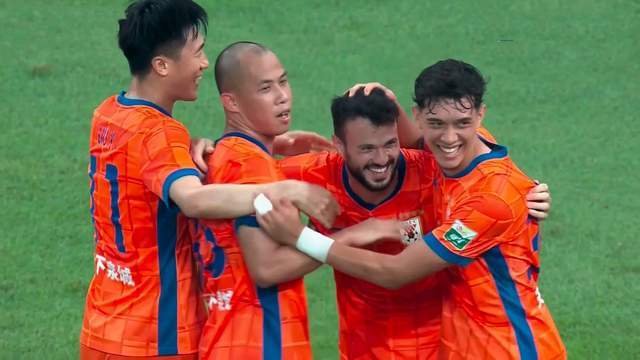 原创             瓦科不值顶薪续约，更缺B2B中场，泰山队不给韩鹏转正机会，目标洋帅