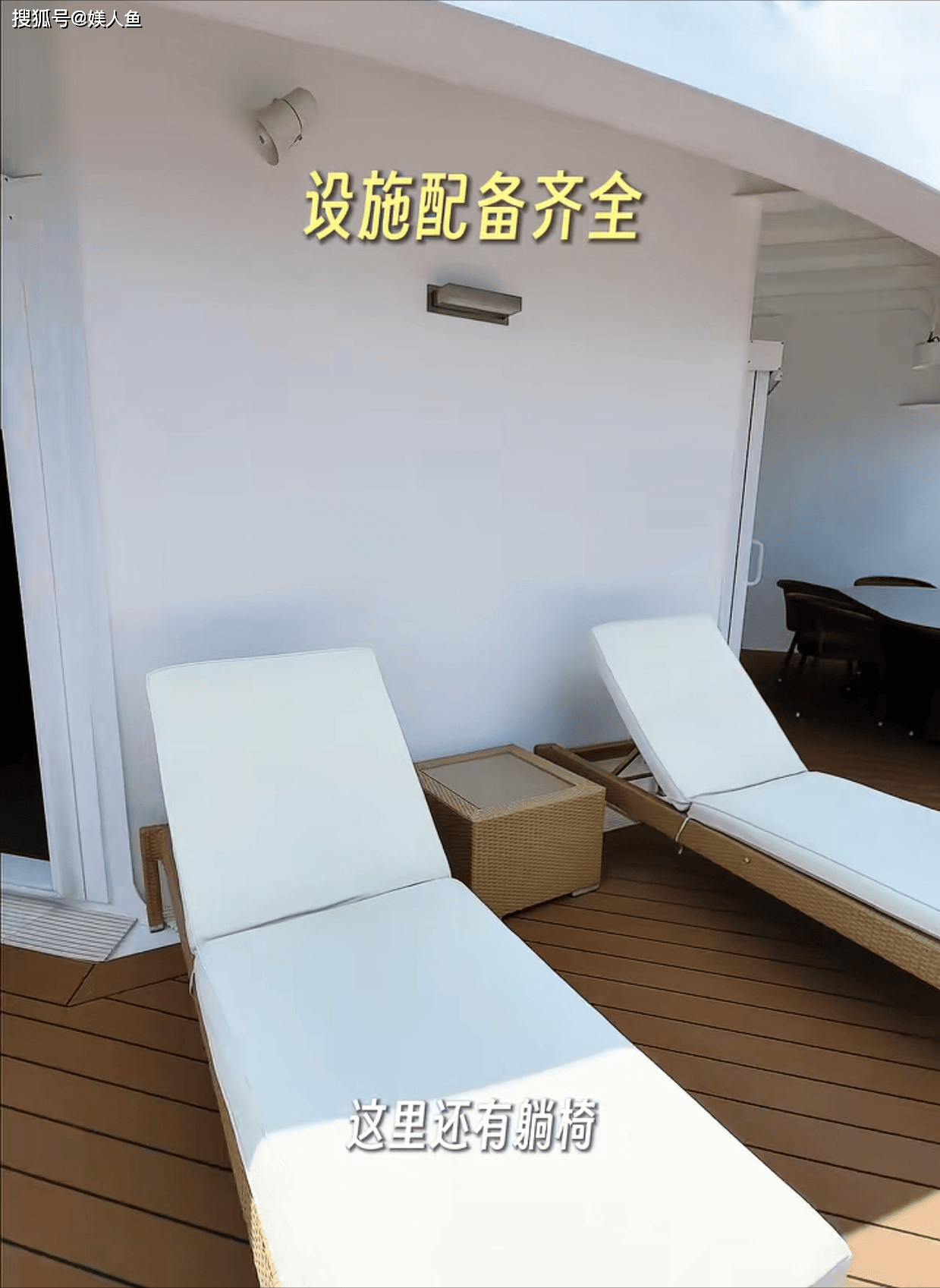 35岁蓝盈莹和妈妈同框似闺蜜，60岁妈妈年轻漂亮，二婚嫁亿万富豪