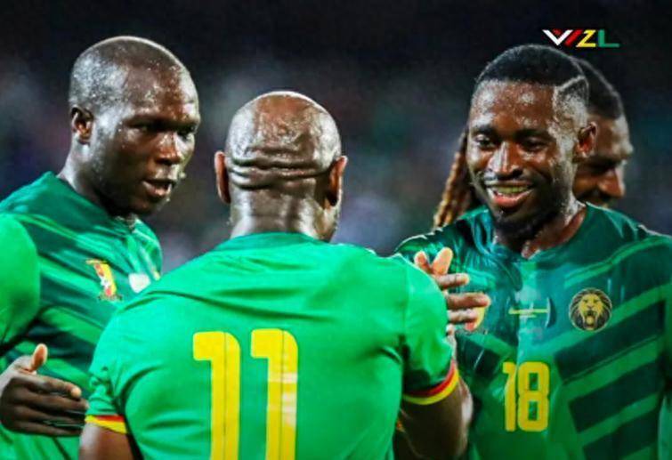 一场3-0！首次进入世界杯54万人口小国举国足球直播-NBA直播_英超_世界杯体育【超清在线观看】狂欢这一刻等待了50年