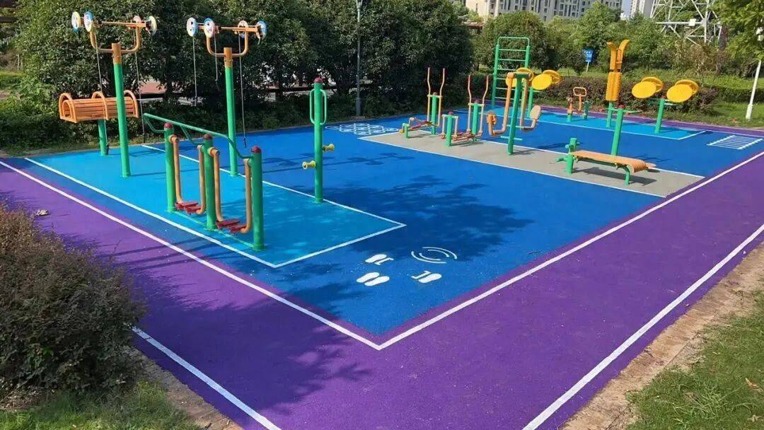中国·必威9月起实施！室外健身器材有了新国标：更安全、更环保、更人性化