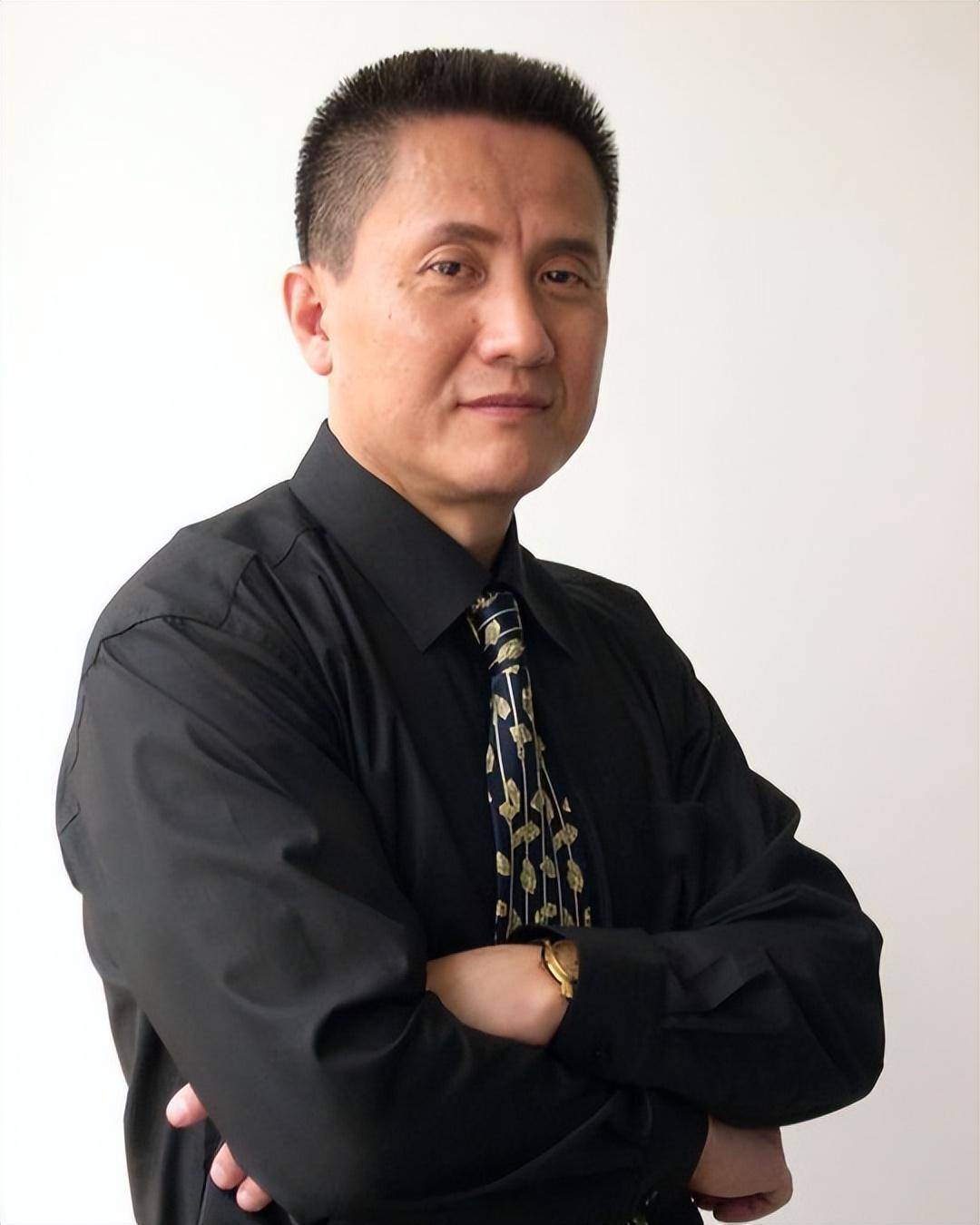 大器晚成张志坚:娶个妻子是粉丝,家里她是老大,余生绝不辜负她