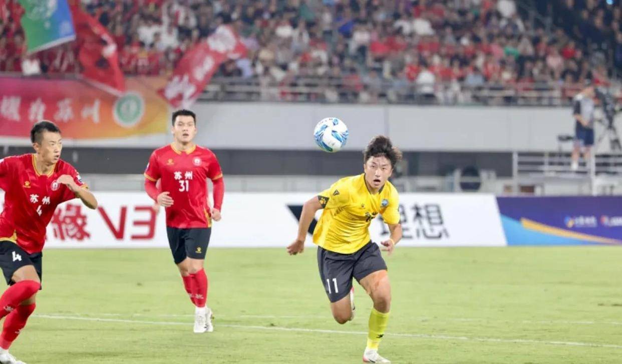 叫扬叔 - 全网最会整活的苏超球迷  足球圈热梗收割机今天苏超传来最新消息泰州9-8胜南京队吸引了61565名球迷观战