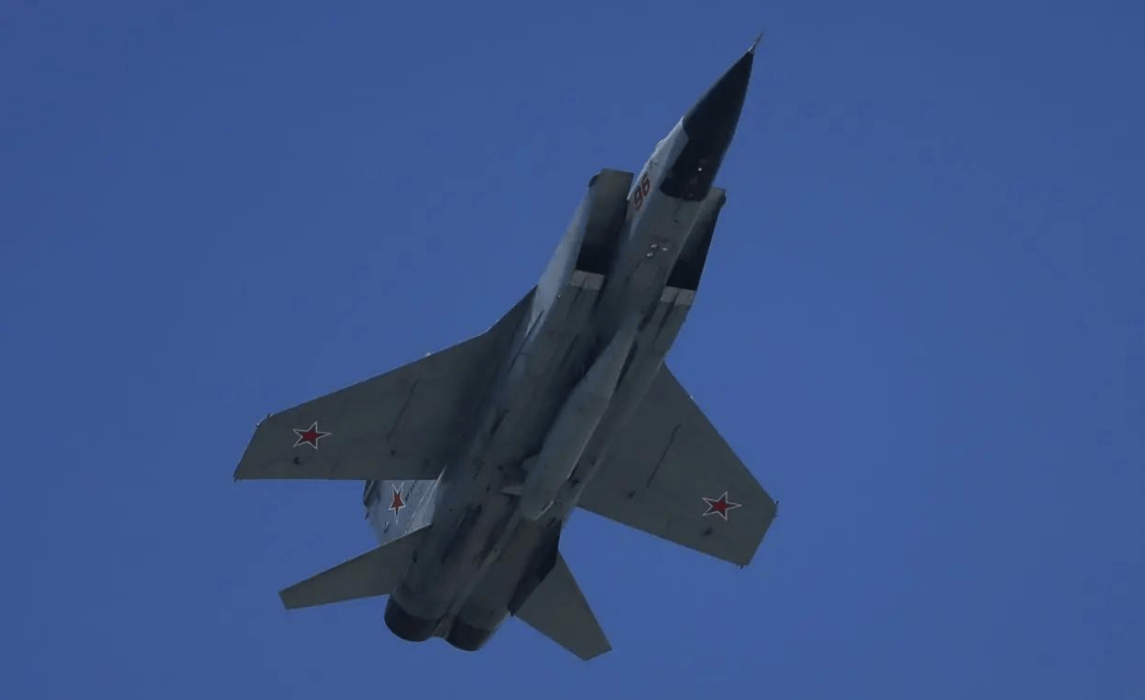 苏-30冲进北约领空,俄罗斯把立陶宛摁地上摩擦,美国火速表示有话好说