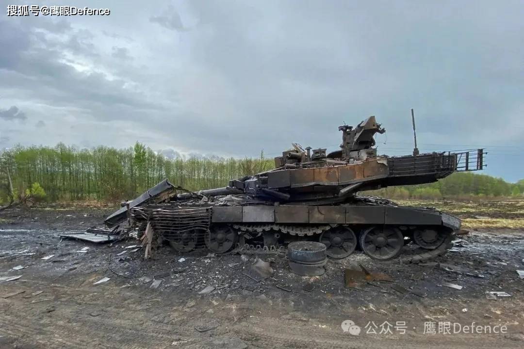 俄军工产能首次下降!T-72坦克储备不足百辆,苏联遗产快败光了