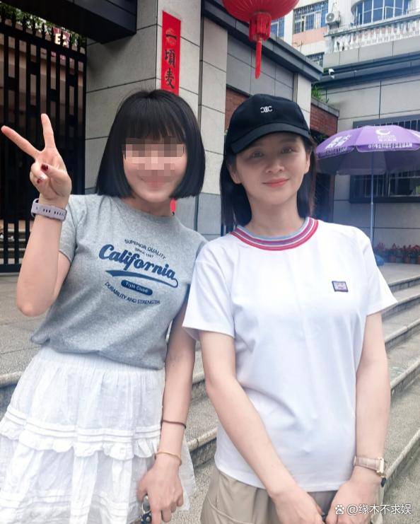 反转!亲戚曝邓莎婚后AA制,为家庭牺牲太多,吐槽路行越有钱越抠!