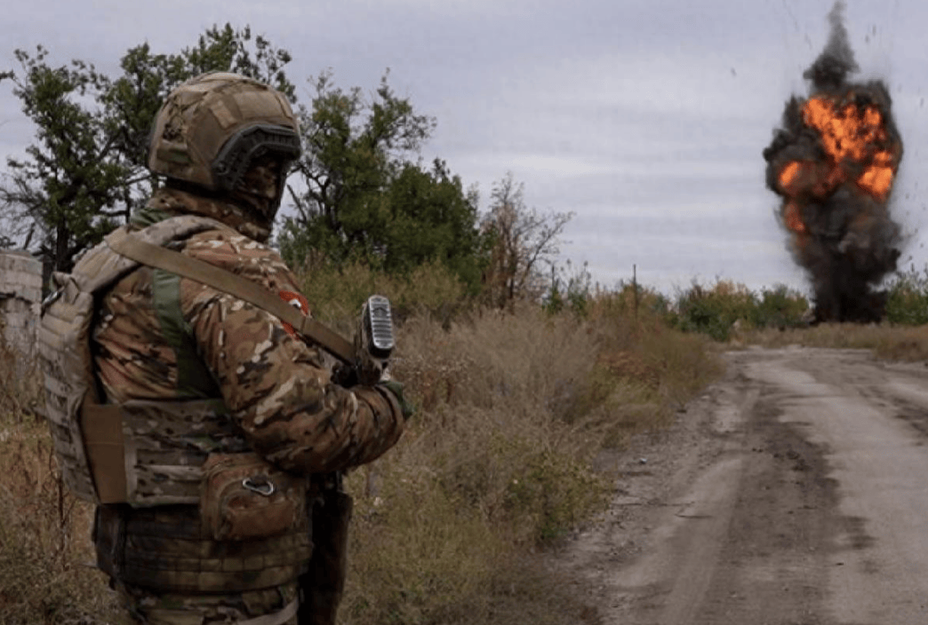 俄军从北到南全线同步推进,红军城告急,乌军北部通道被切断