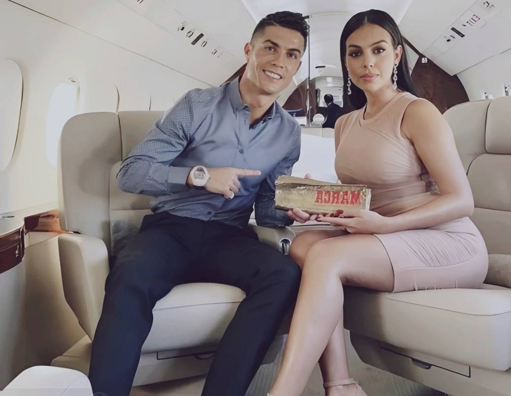 “米兰36小时独处留白！C罗利马的“雨夜暧