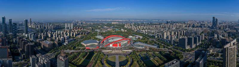 “苏超”决赛双城记——“头马”南通与“黑马”泰州