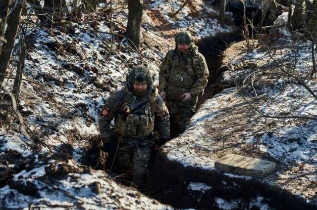 2000法军增援乌克兰！马克龙知道普京的厉害，先一步留好了退路