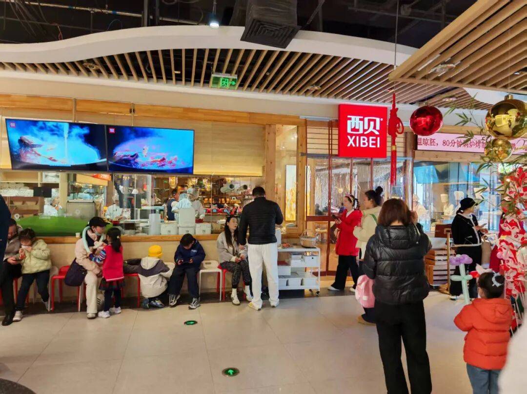 又又又开始排队了，西贝打了一场翻身仗