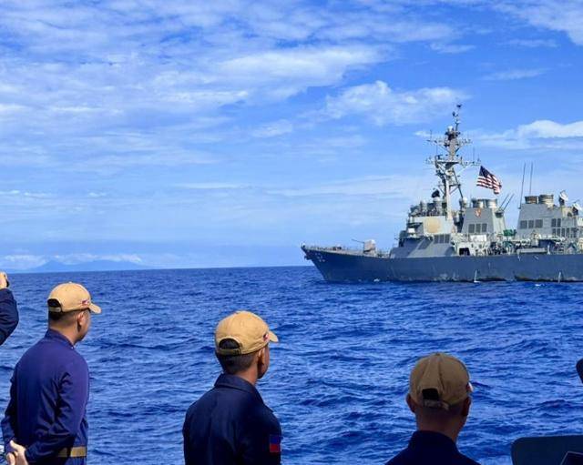 果然早有准备：4国派兵堵在南海，没想到，中国军舰更多！