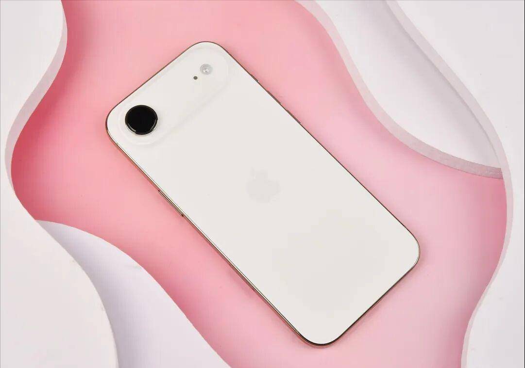 原创             库克尴尬了，iPhone Air喜提“美丽小废物”称号