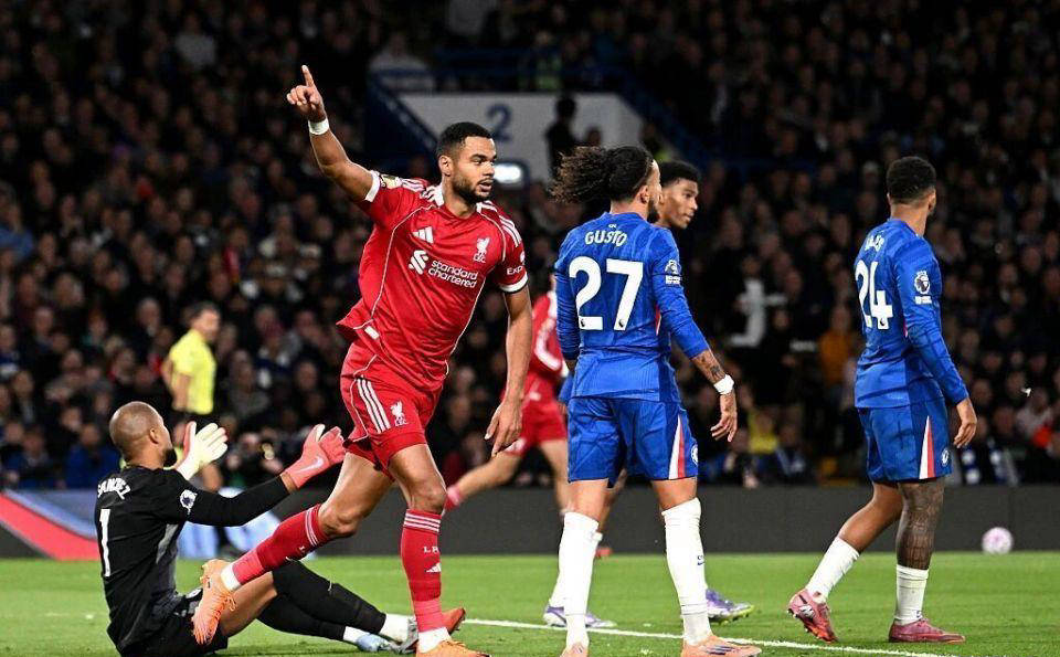 阿森纳豪取英格兰足球超级联赛5连胜领跑英超夺冠之路浮现曙光