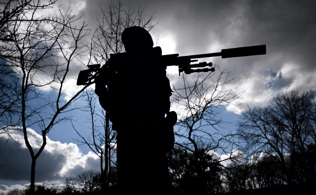 树倒猢狲散，乌克兰士兵纷纷缴械投降，泽连斯基还得再丢一座城？