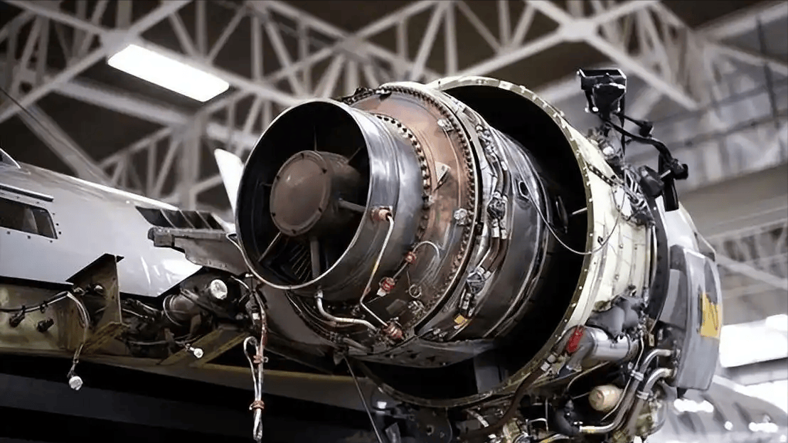 原创             美荷两国同时发声，对中国独立研发的光刻机技术给予了强烈批评