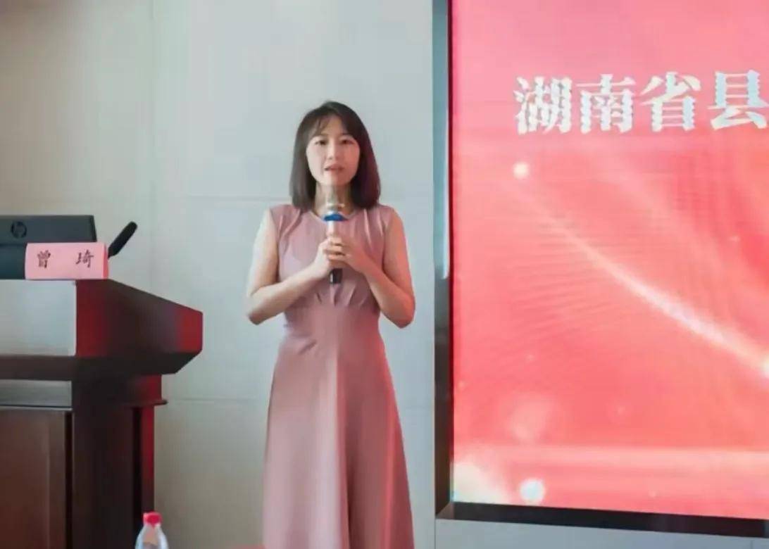 副院长和眼科医生事件最新后续！医院介入调查，卫健委回应，一句话信息量大