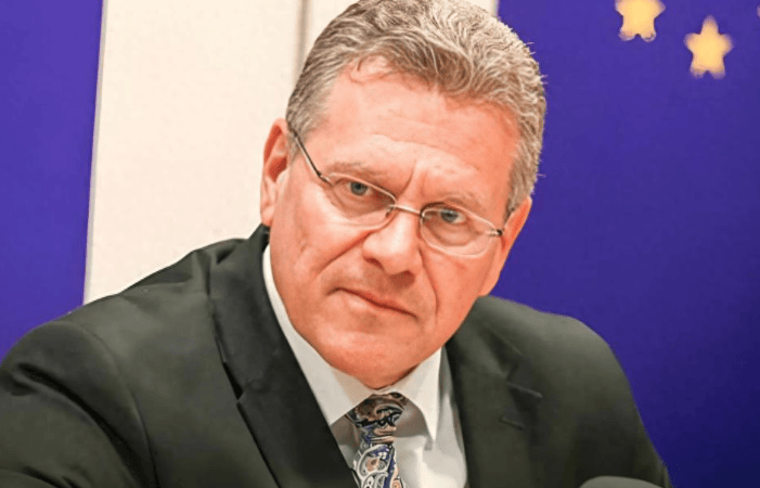 后悔为时已晚！中美达成“大交易”，欧盟不乐意了，要求中方提供同等待遇？中方直接把话说透