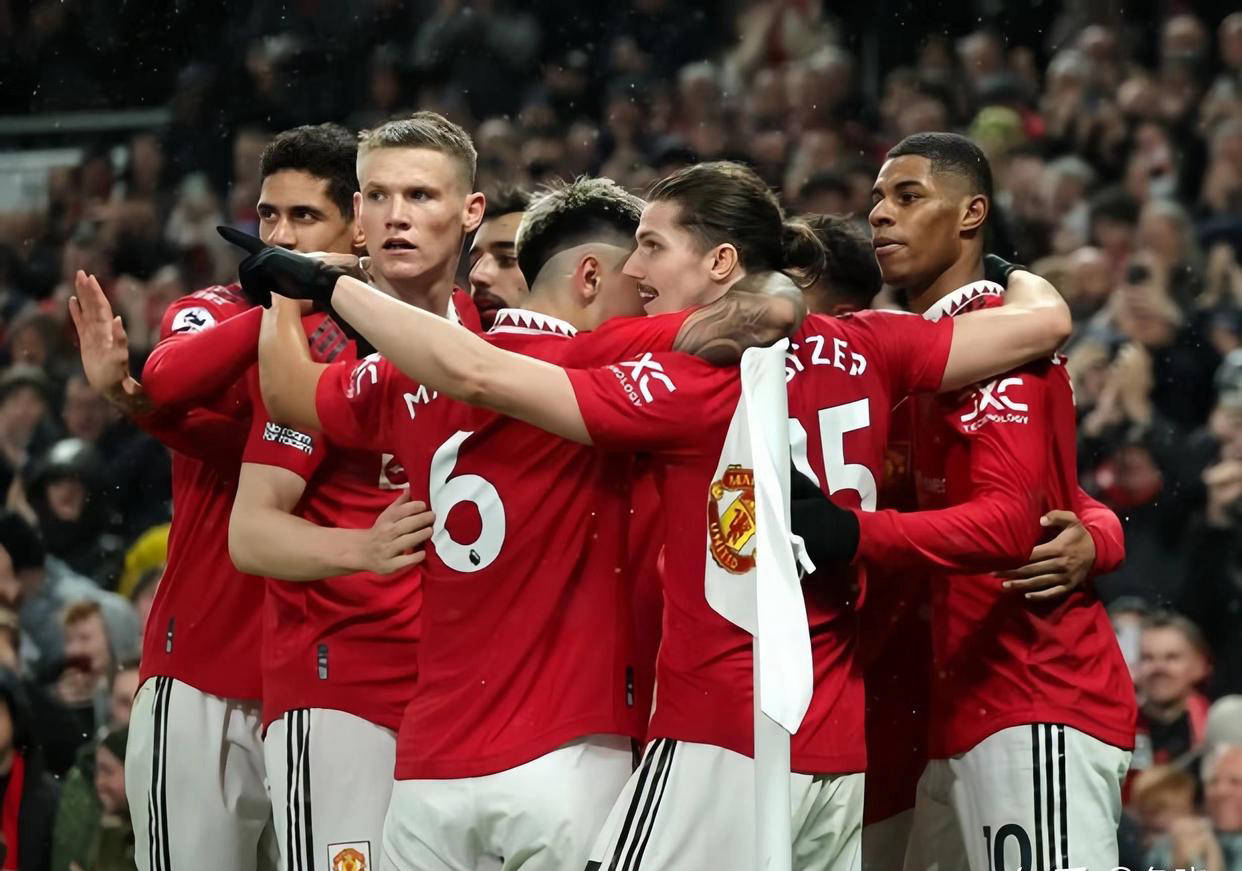 英超联赛免费高清直播+实时赛程+积分预测（2025赛季全覆盖）英超联赛战况分析：切尔西领先热刺曼联对决备受关注