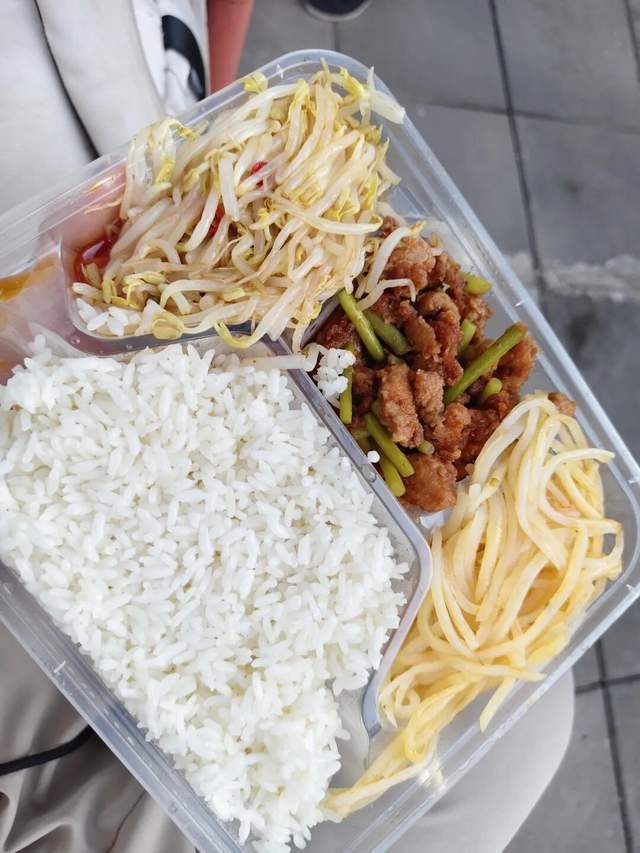 日薪3万到1千，郑州短剧导演猝死在转行后