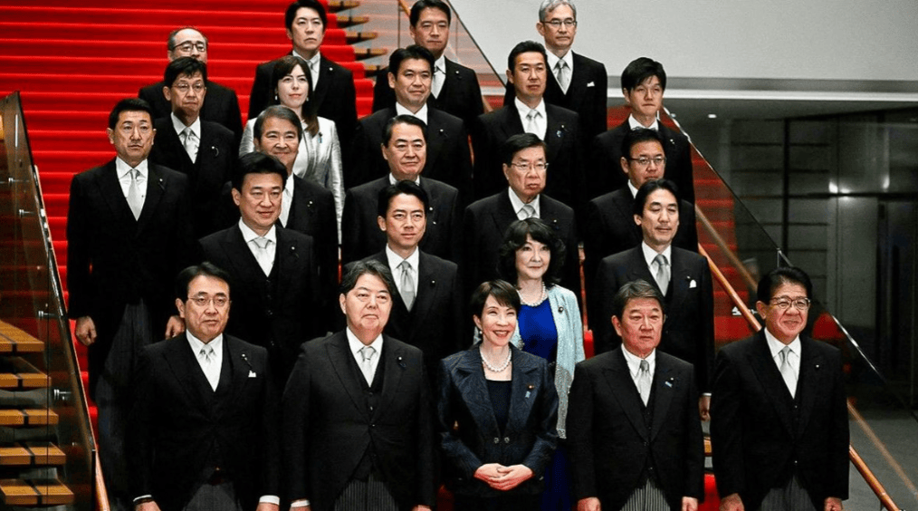 高市早苗闯下大祸，美国发现中国动了真格，一句不敢提出兵台海