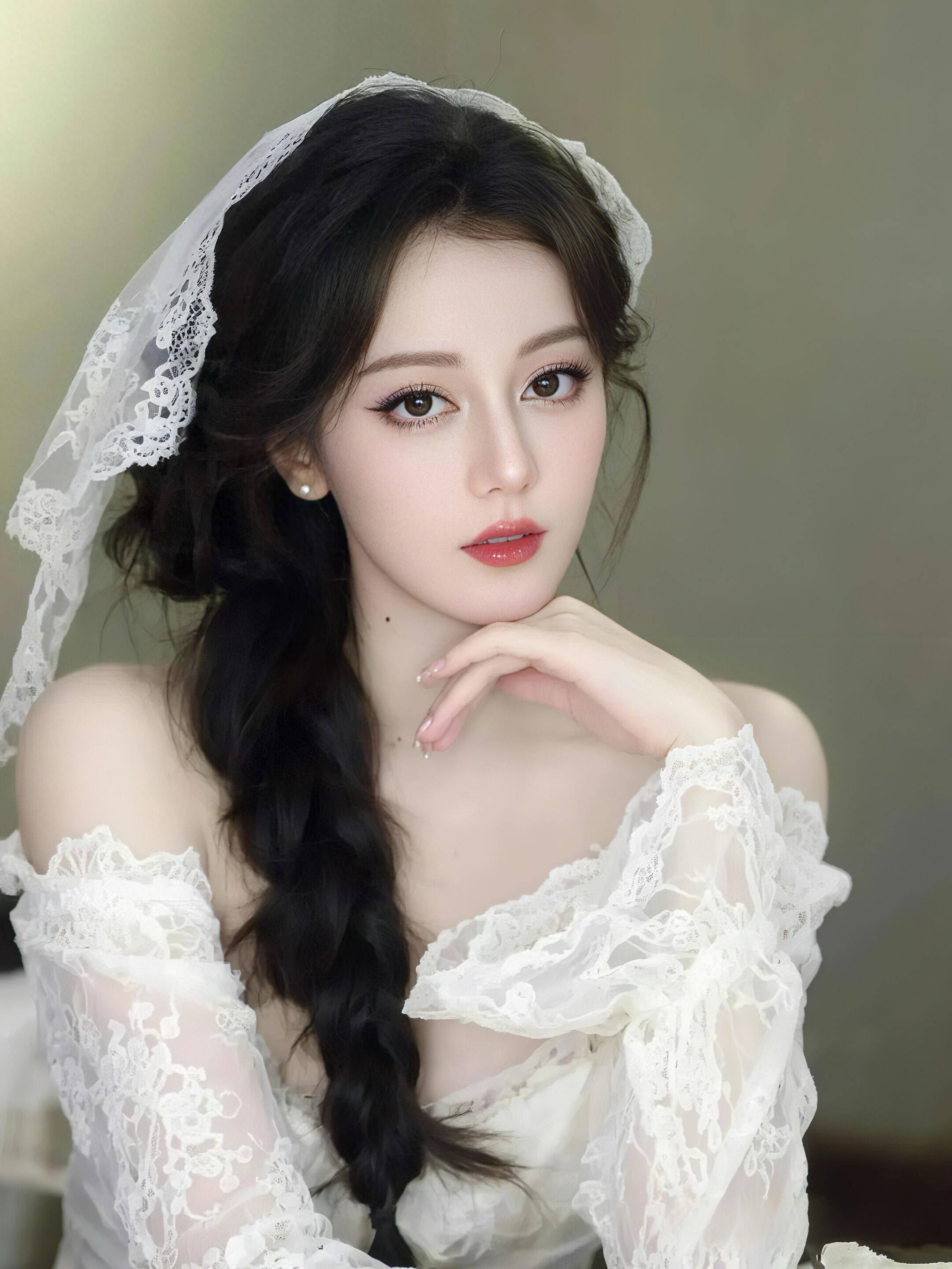 钱再多有什么用，33岁迪丽热巴连夜取消拍摄，知情人透露最新消息