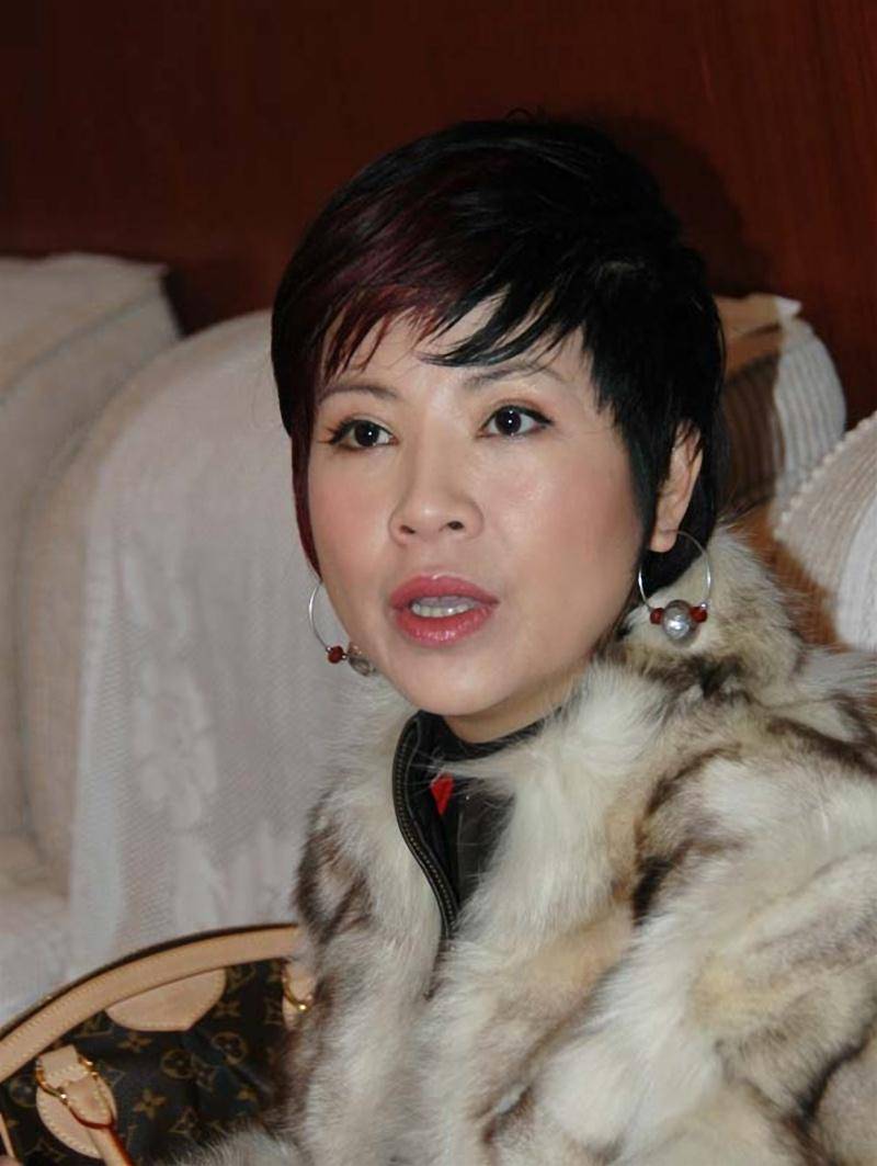 歌手杭天琪：我这辈子最正确的决定，就是43岁高龄给小丈夫生儿子