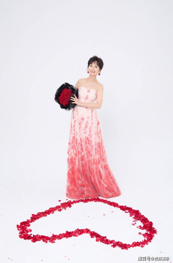 赵雅芝72岁了!生日写真曝光状态超年轻,活泼可爱美了一辈子