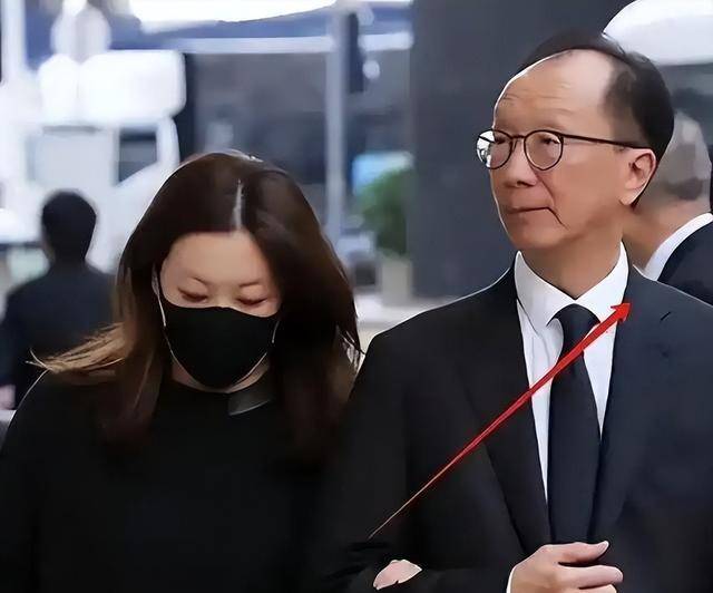 恩爱23年架不住残酷现实!73岁梁锦松衰老明显,47岁伏明霞仍艳丽如花