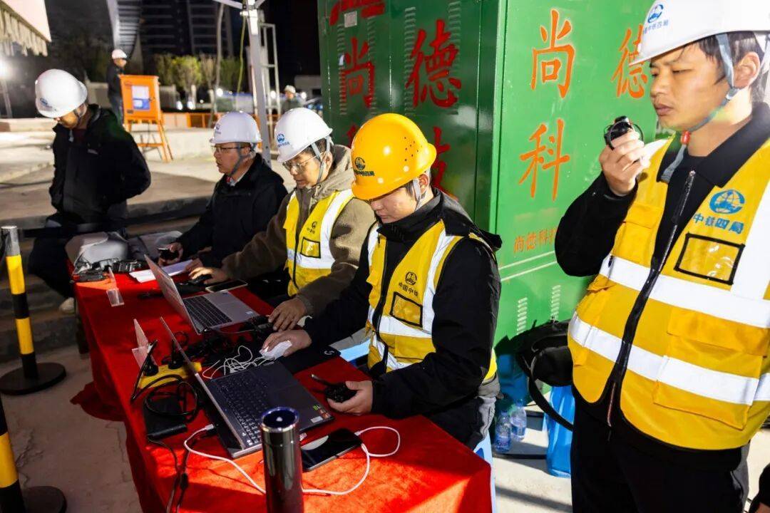 国内首创！合肥淮南路斜拉桥成功转体