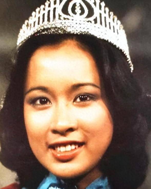 65岁朱玲玲二次净身出户离婚，她的一生让网友赞叹：太厉害了