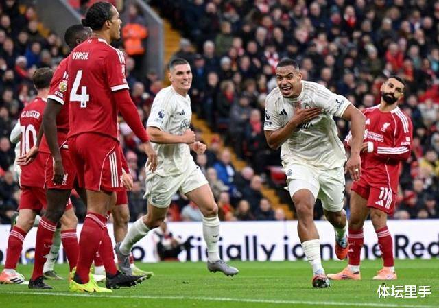 0-3！4-0！豪英超联赛免费高清直播+实时赛程+积分预测（2025赛季全覆盖）门悲喜夜：英超卫冕冠军爆冷惨败倒数第二巴萨反超皇马登顶