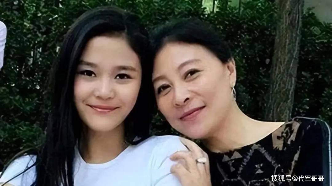 她是“最惨”影后，生女后患癌遭丈夫抛弃，63岁终凭《四喜》翻红