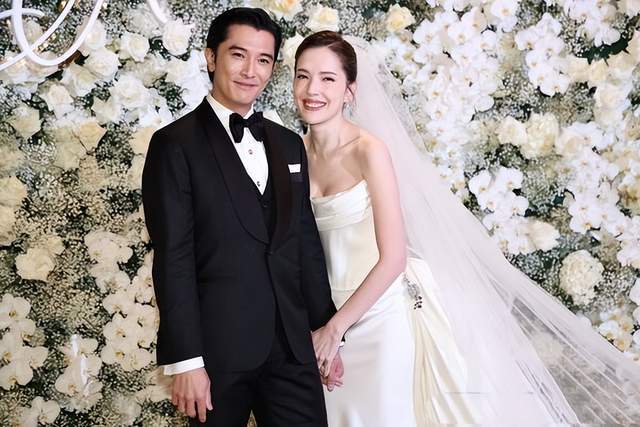 邱泽许玮甯婚礼现场曝光!嘉宾超430人,婚戒细节全曝光好有意义