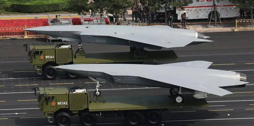 斜角甲板，两条电弹！网上热议的“077型两攻”是真的吗？