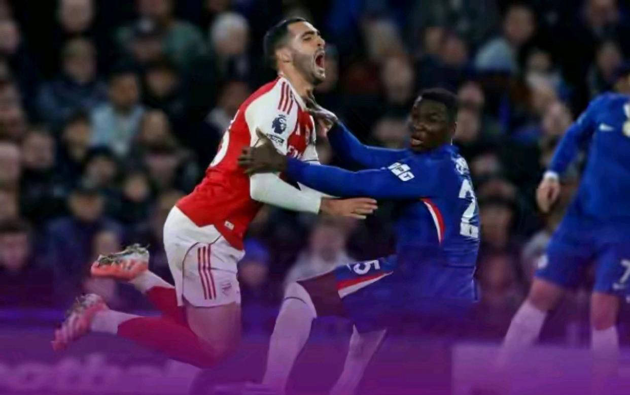 英超第13轮伦敦德比切尔西1-1战平阿森纳切尔西积24分升至联赛英格兰足球超级联赛第三