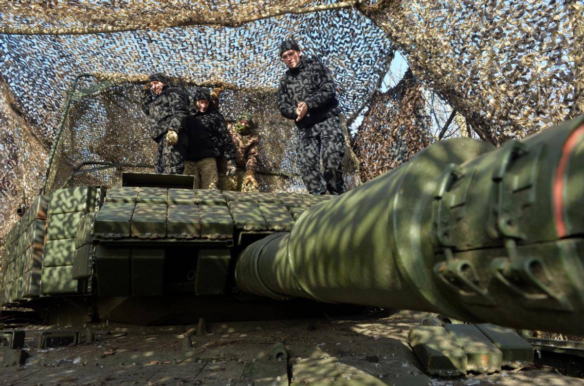 俄军宣布正式占领红军城!俄罗斯伤亡五万人,大批乌军尸横遍野,最后决战即将打响