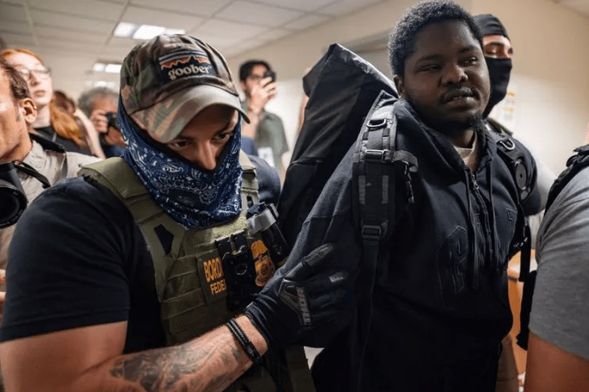 特朗普驴脾气上来了，中国人要倒霉了？