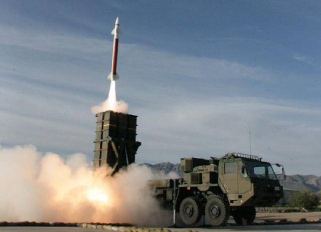 拒不撤回涉台言论后,高市早苗又打出另一张牌,果然不出中方所料