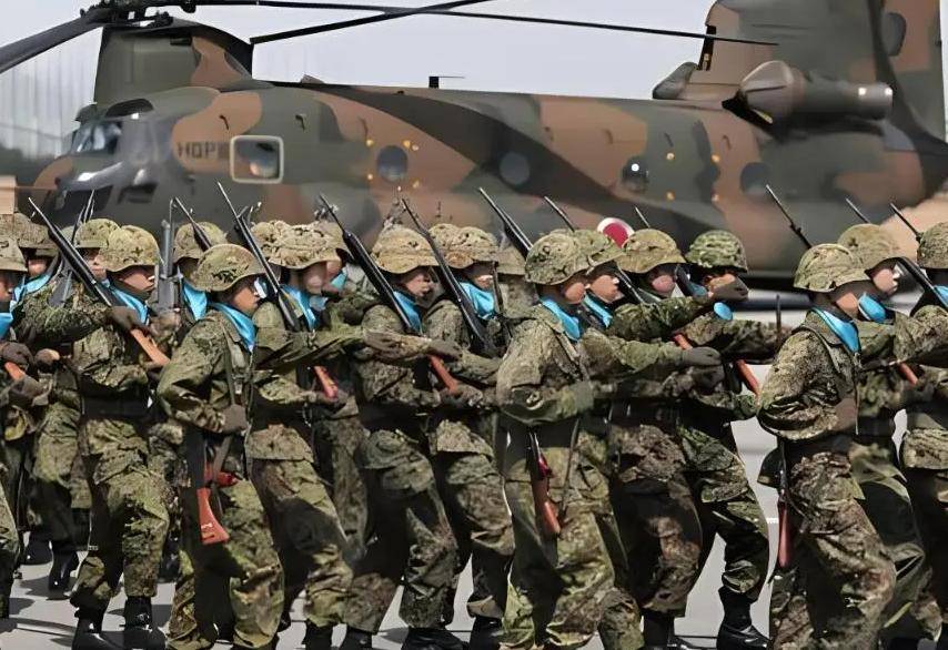 一旦美国倒下，世界会变成啥样？有2国将失控，或将大打出手